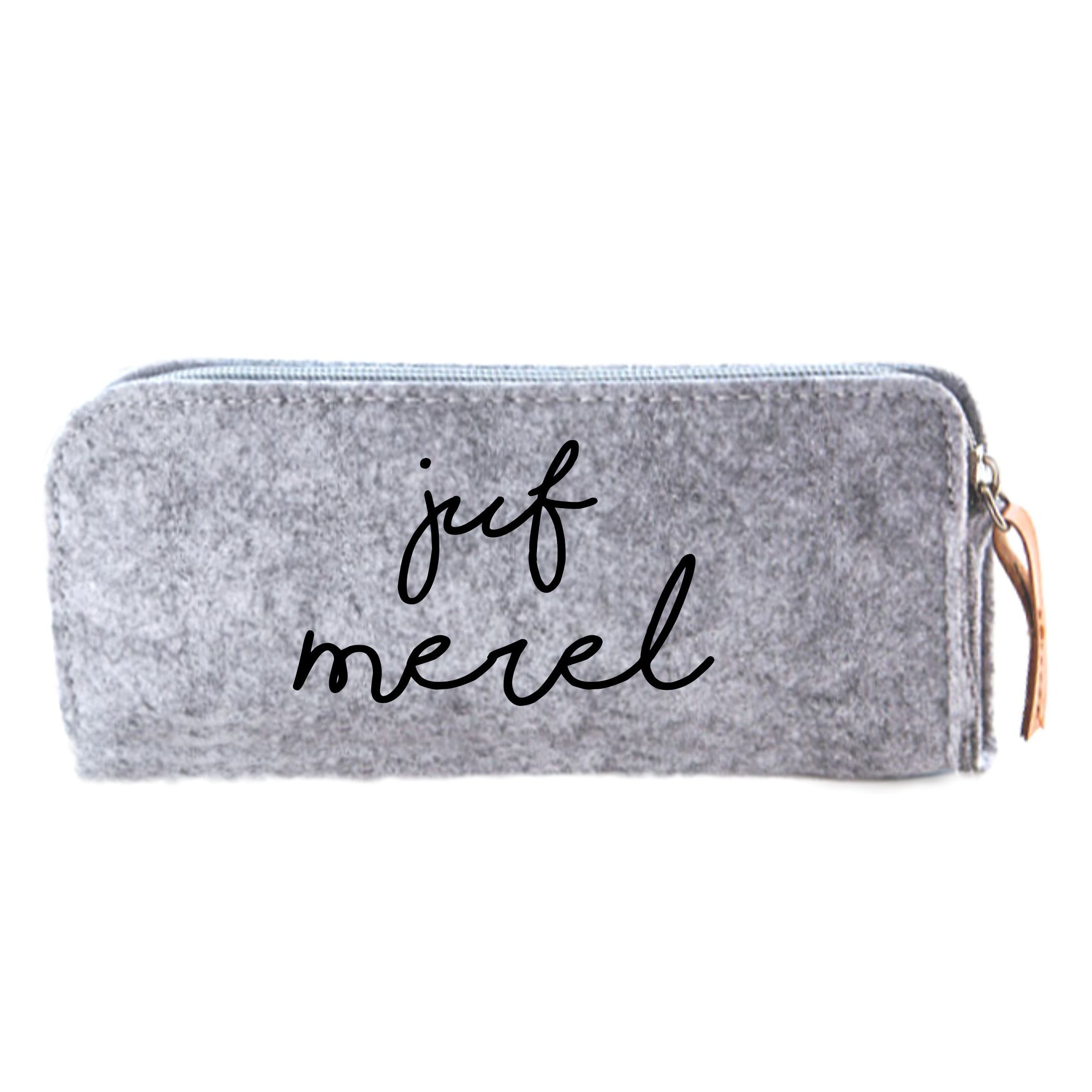 Etui juf naam geschreven